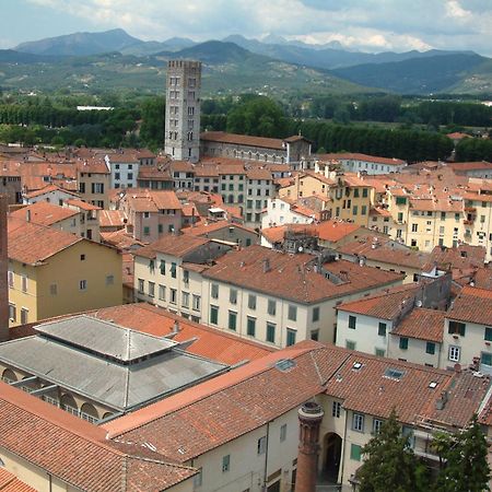 Apartment Anfiteatro Lucca Esterno foto